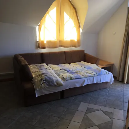 Hunor Koeztarsasag Apartmanok