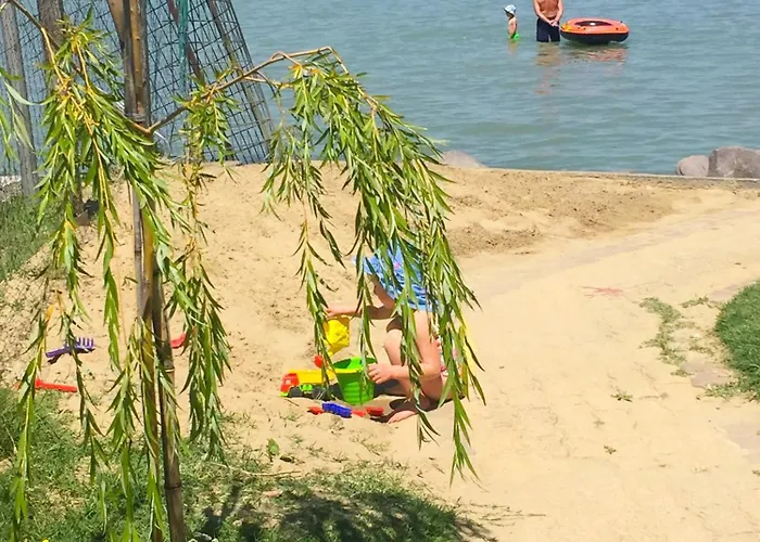 Hunor Köztársaság *